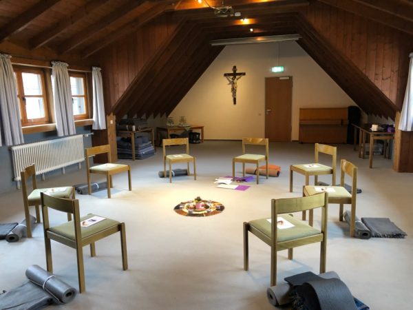 Achtsamkeits-, Yoga und Meditations-Retreat im stimmungsvollem Kloster 